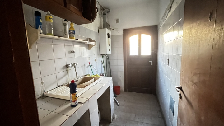 E5C8C1B3-EB98-45AC-ACD8-40D31528F48F